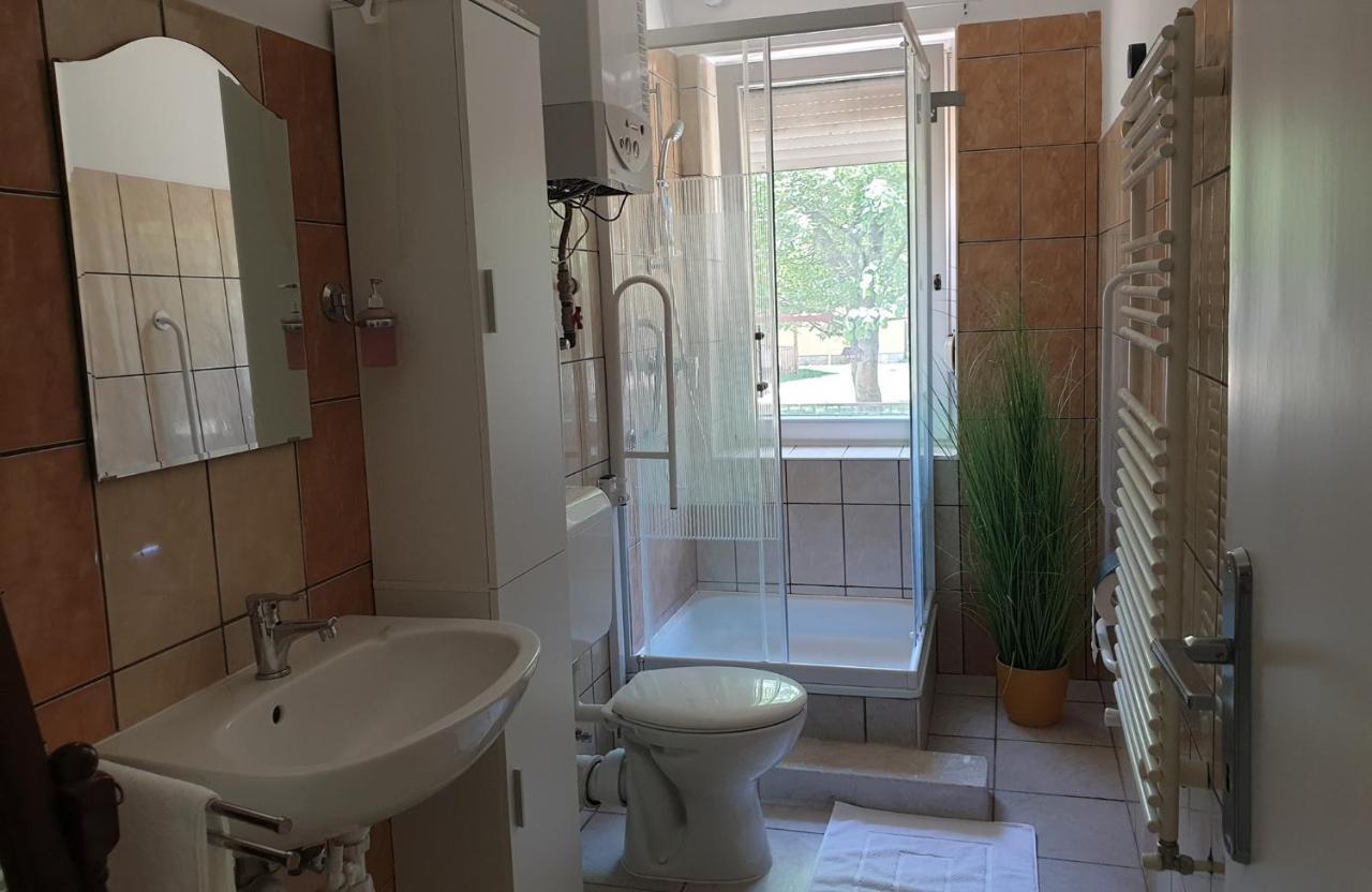 Royal Apartman Eger Bagian luar foto