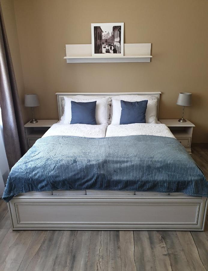 Royal Apartman Eger Bagian luar foto