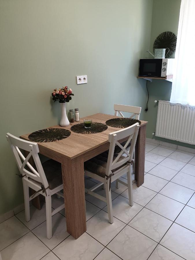 Royal Apartman Eger Bagian luar foto