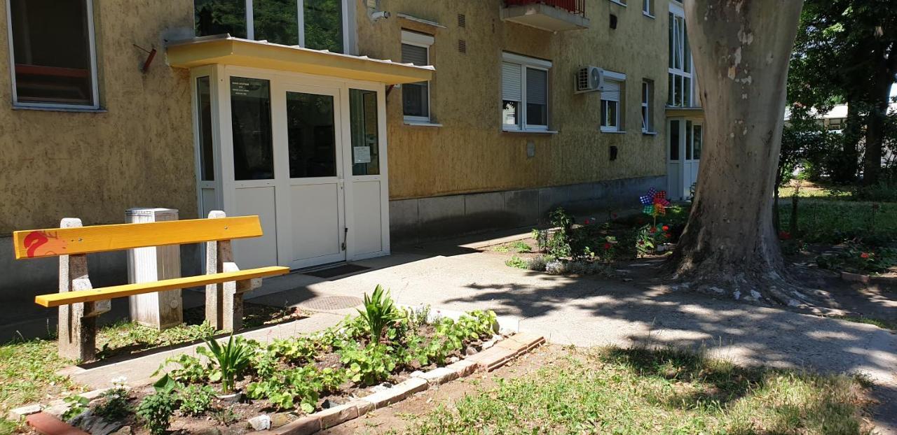 Royal Apartman Eger Bagian luar foto